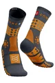 COMPRESSPORT Șosete clasice de ciclism - TREKKING - maro/gri