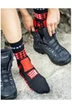 COMPRESSPORT Șosete clasice de ciclism - TREKKING - negru/roșu