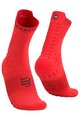 COMPRESSPORT Șosete clasice de ciclism - PRO RACING SOCKS V4.0 TRAIL - roșu/negru